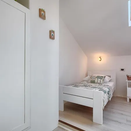Apartamento Sani-2 By Interhome